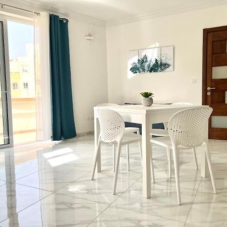 Condo With Patio Overlooking Piazza Gzira Buitenkant foto