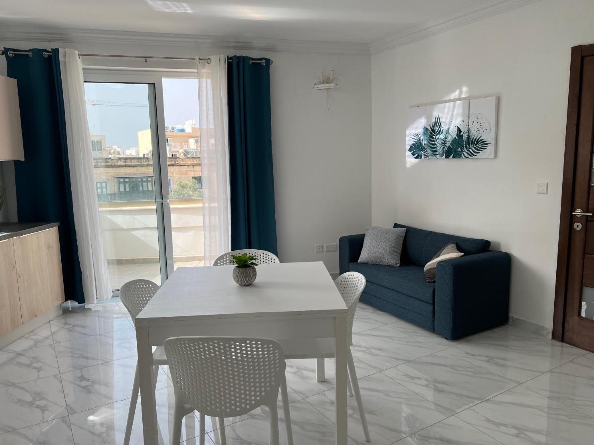 Condo With Patio Overlooking Piazza Gzira Buitenkant foto